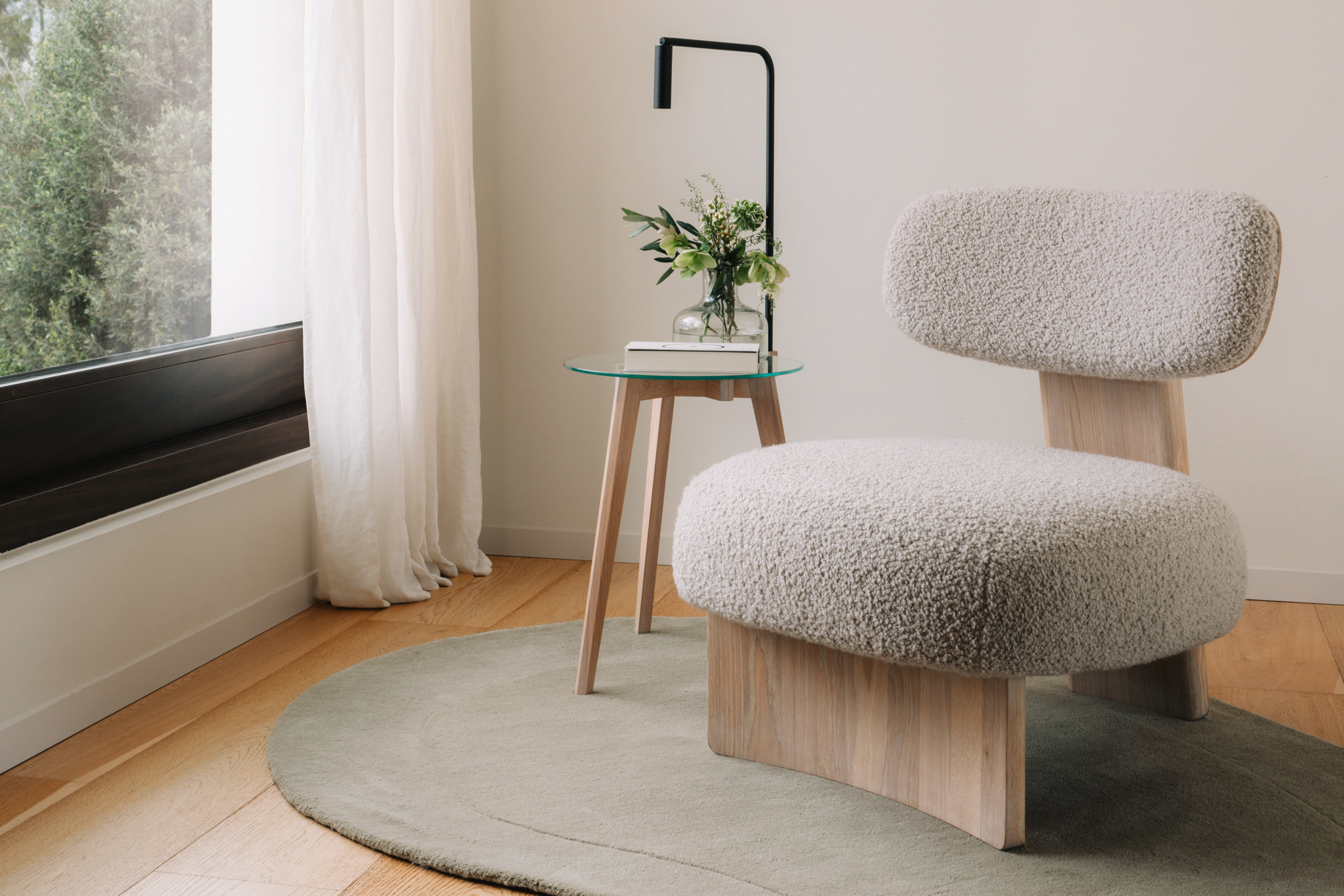 teaser_TEAM7_elliot_Lounge_Chair_hi_Beistelltisch_EI-W_1 teaser_TEAM7_elliot_Lounge_Chair_hi_Beistelltisch_EI-W_1